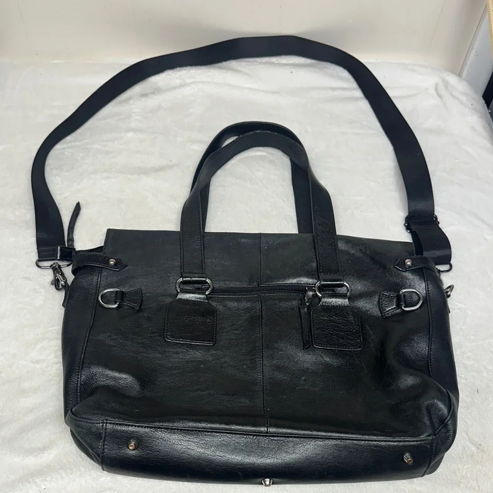 Wilsons Leather Black Messenger Bag